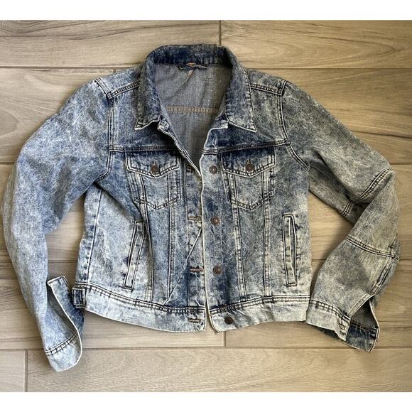 FREE PEOPLE faded Cropped denim jean trucker jacket MEDIUM retro boho JW - Picture 1 of 5